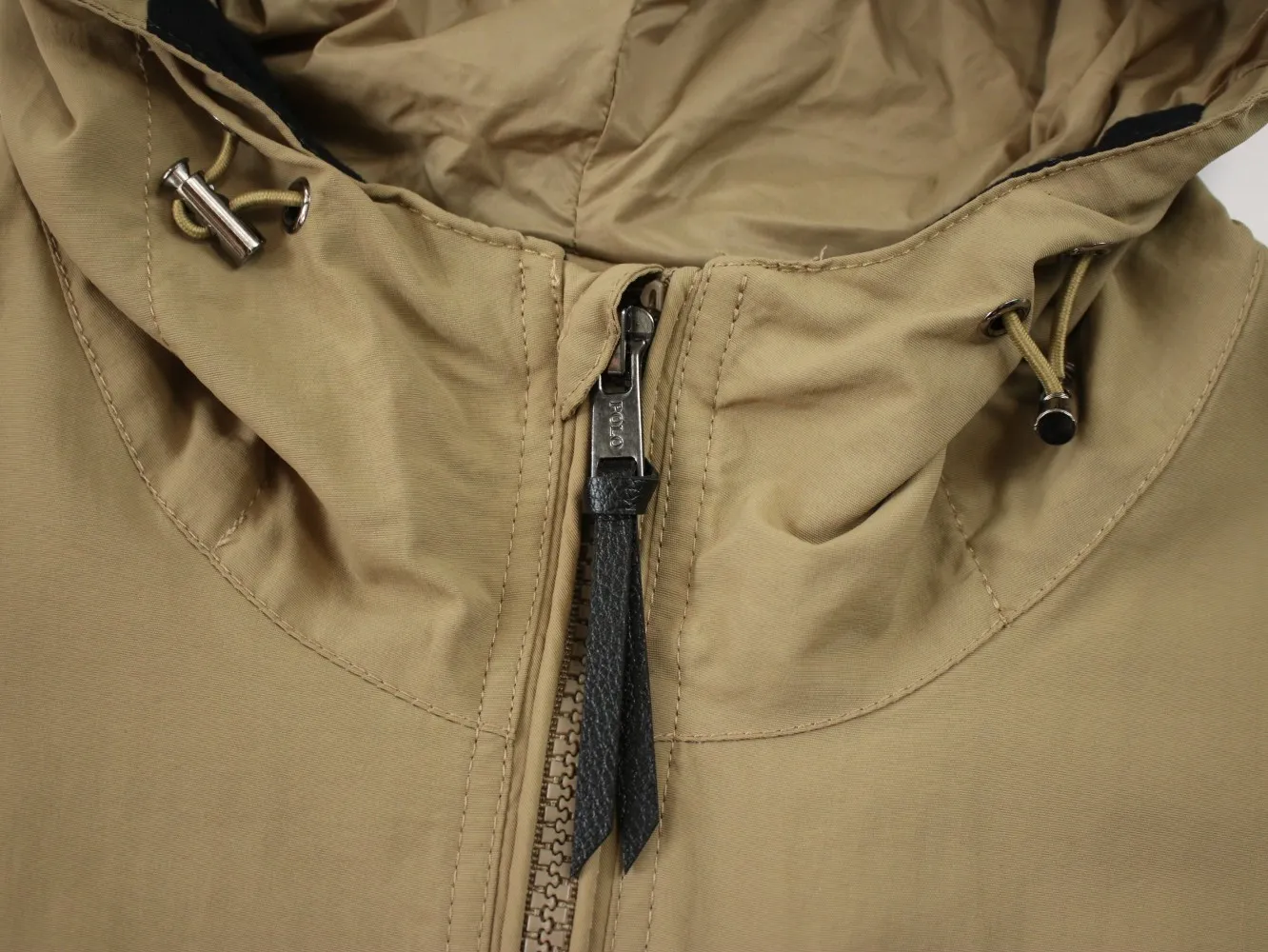 🅿️350 Ralph Lauren Fall New Classic Small Logo Embroidered Hooded Zipper Windproof and Waterproof Jacket 1️⃣ Customized coated fabric, windproof and waterproof, exquisite small logo embroidery on the chest to highlight your personality, and the workmanship details are perfectly controlled! 2️⃣It is very youthful and energetic, and can be easily worn by both men and women. It is very in line with the fashion aesthetic concepts of today's young people! 3️⃣ Full set of customized accessories, complete with three labels, same style for men and women, a must-have for couples. Color: Navy Khaki Size: S, M, L, XL